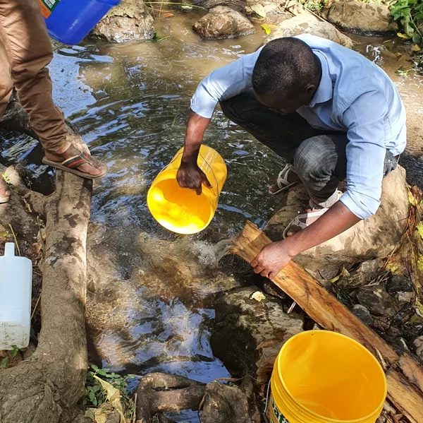 Kein Geld für Wasser? Sauberes Trinkwasser ist etwas anderes!